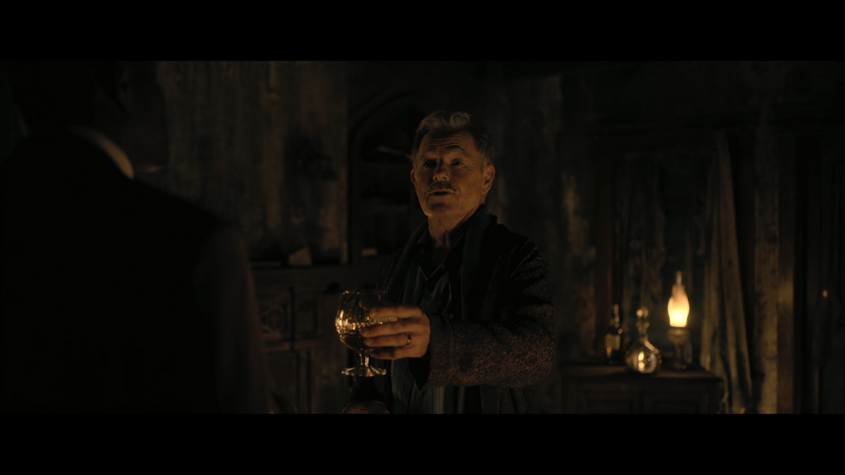houseofusher_1x01_016.png