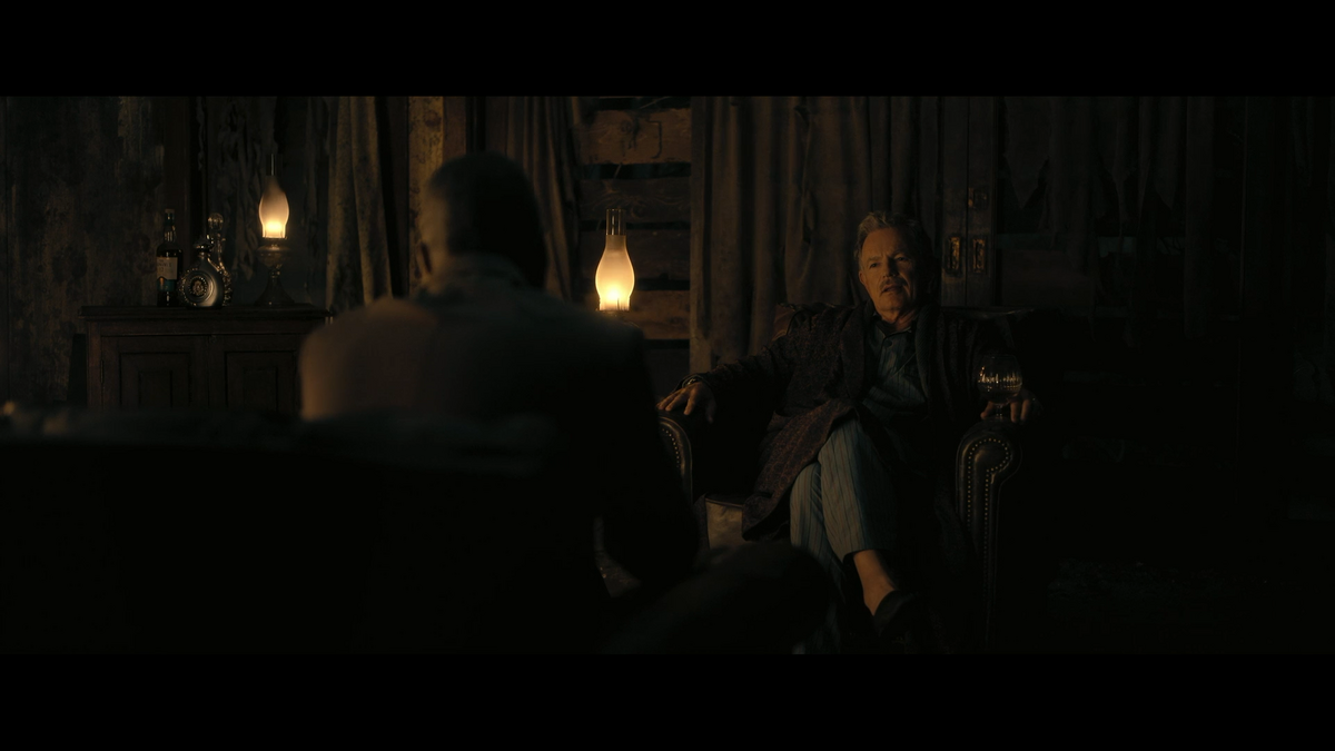 houseofusher_1x01_019.png