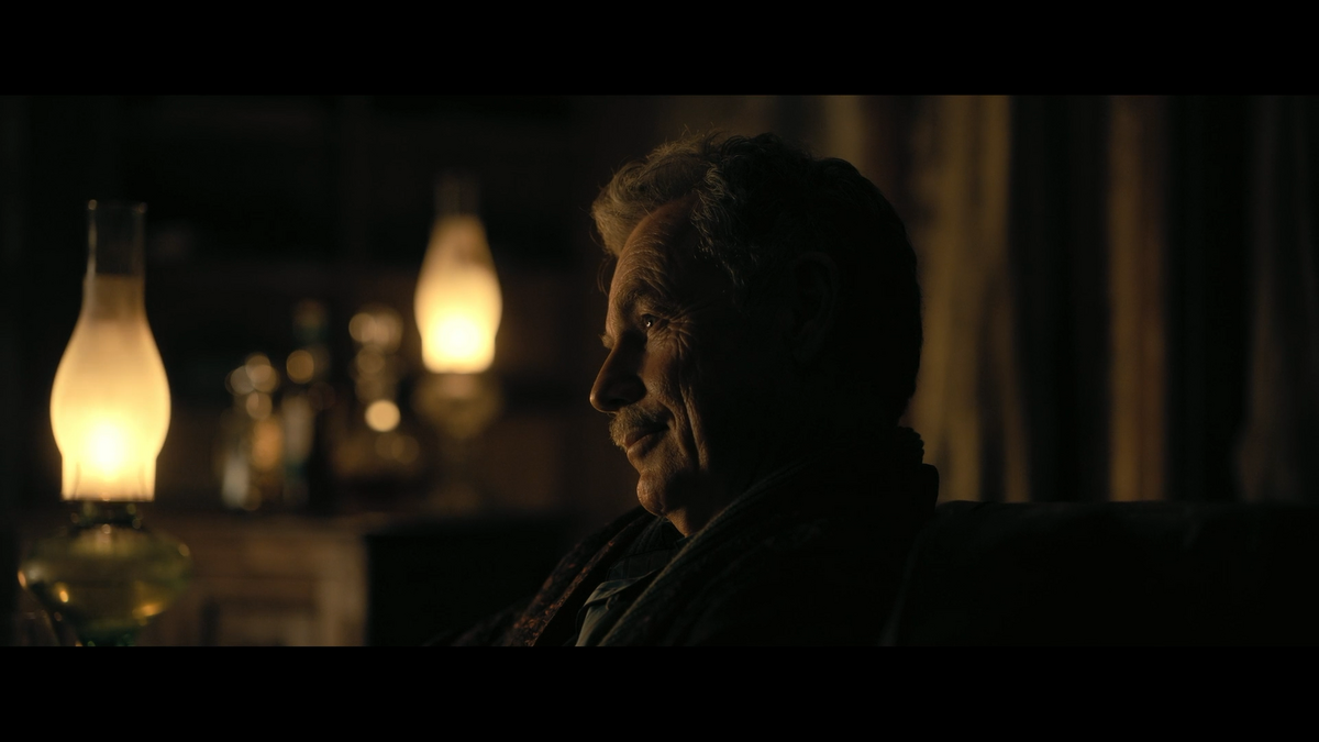 houseofusher_1x01_037.png
