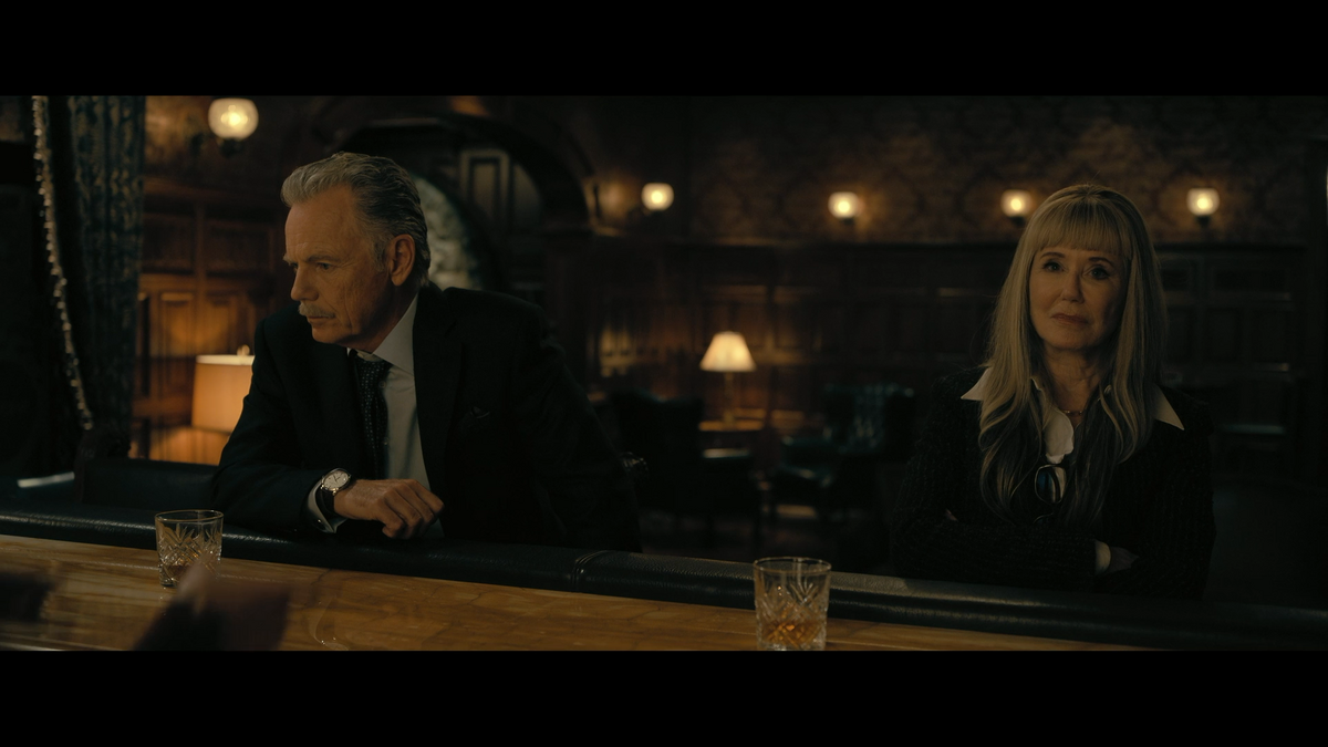 houseofusher_1x01_078.png