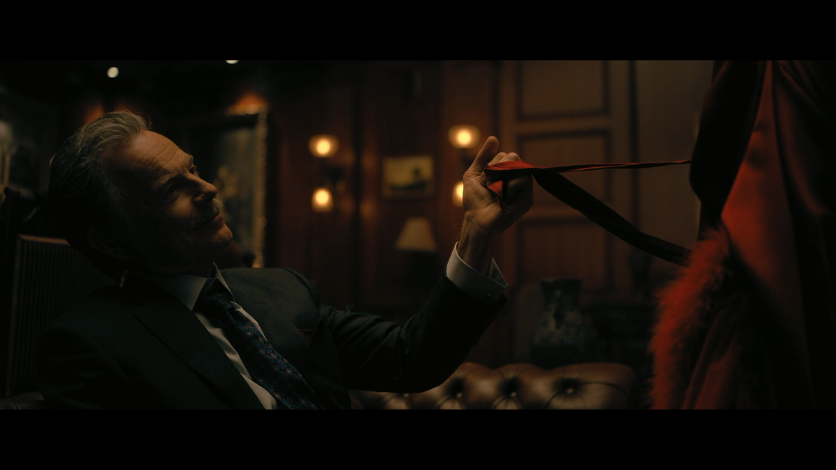 houseofusher_1x03_0100.png