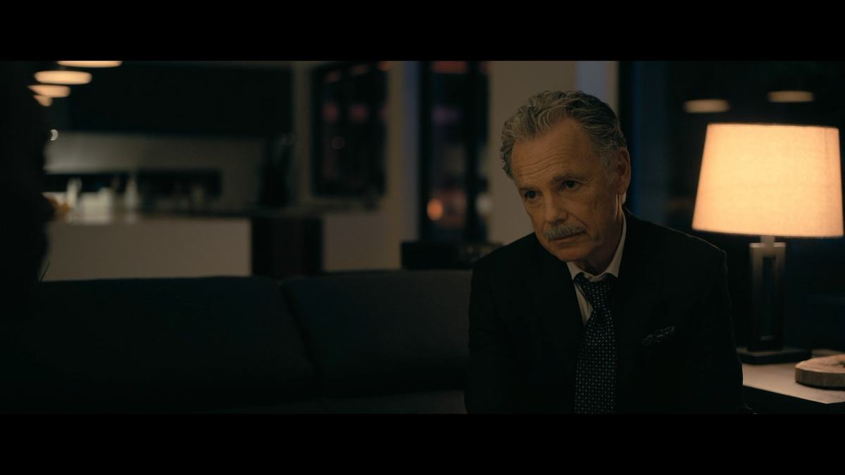 houseofusher_1x05_0101.png