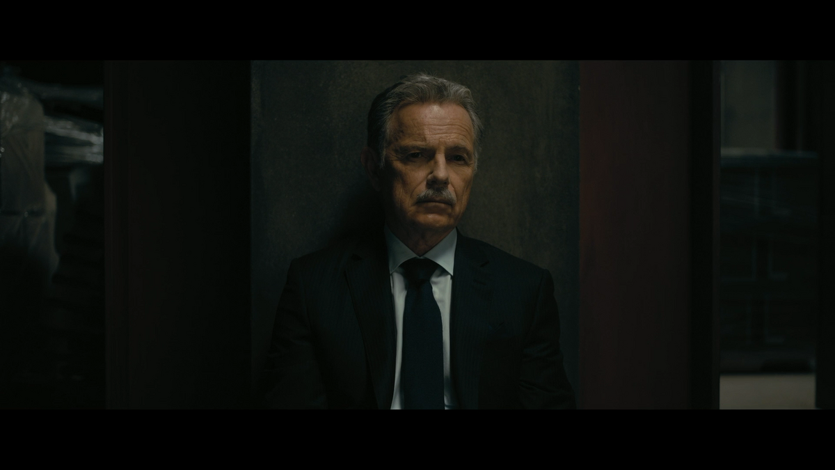 houseofusher_1x06_0100.png